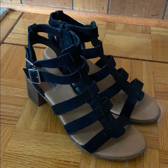 GENTLY USED Steve Madden Agatha Strappy Sandals - Picture 3 of 4